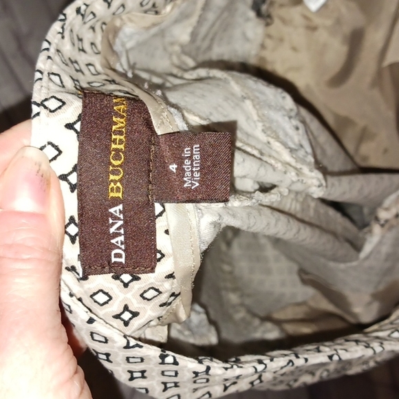 Dana Buchman Capri dress pants.    010 - Picture 5 of 5